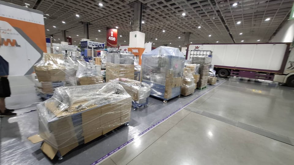 展覽現場棧板貨物與宗錸貨車運送實況